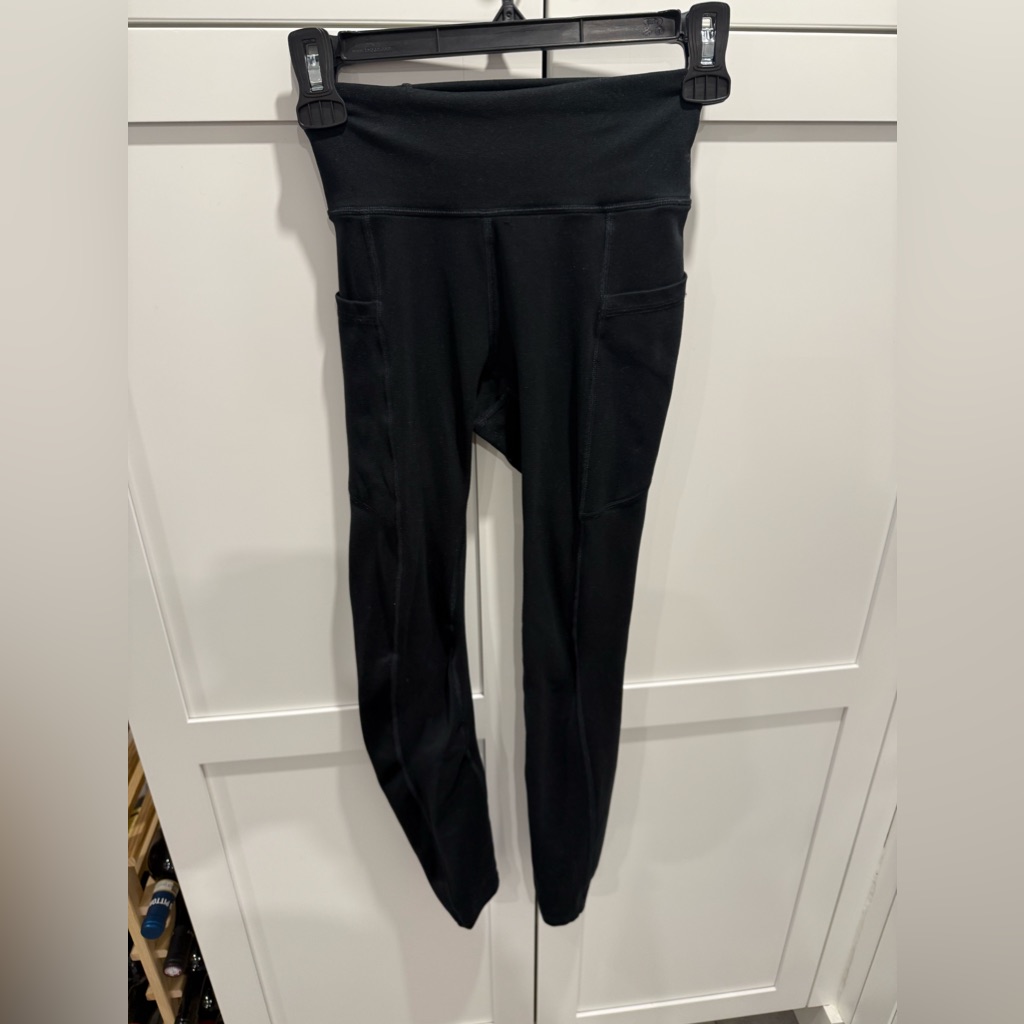Gilly Hicks Athletic Pants With Pockets On Side. Xs Black
